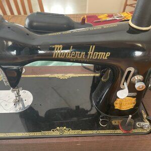 VINTAGE AMERICAN SEWING MACHINE-1952